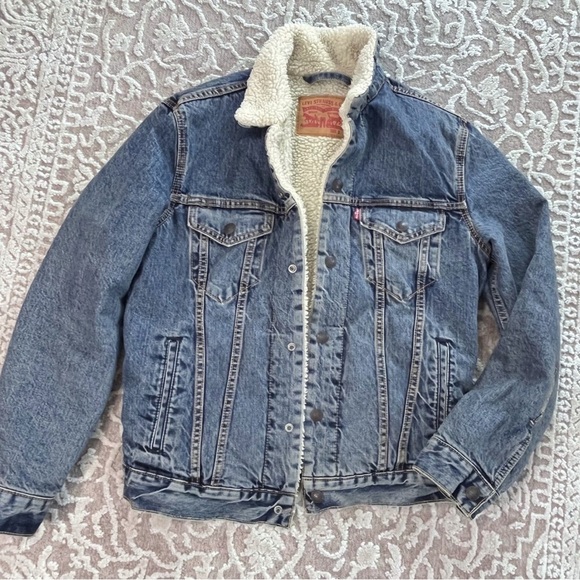 Levi’s Men’s Insulated Sherpa Trucker Jacket - Picture 2 of 16